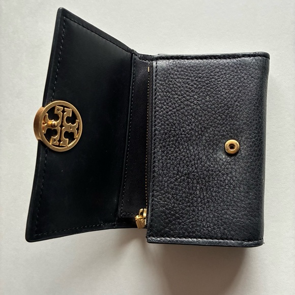 Tory Burtch Navy Pebbled Leather Small Trifold Wallet With Gold Logo - Picture 3 of 6